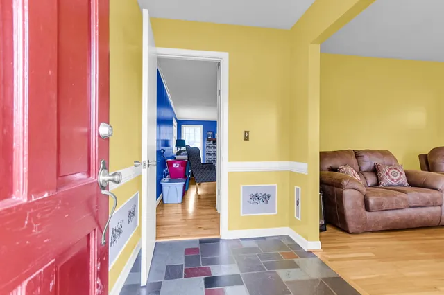 $299,000 | 8556 Vistavia Road, North Charleston, SC 29406