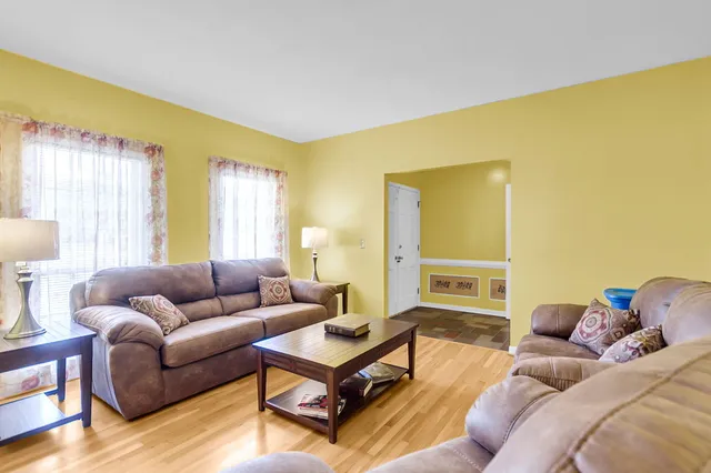 $299,000 | 8556 Vistavia Road, North Charleston, SC 29406