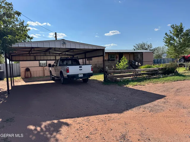 a view of the back yard of the house