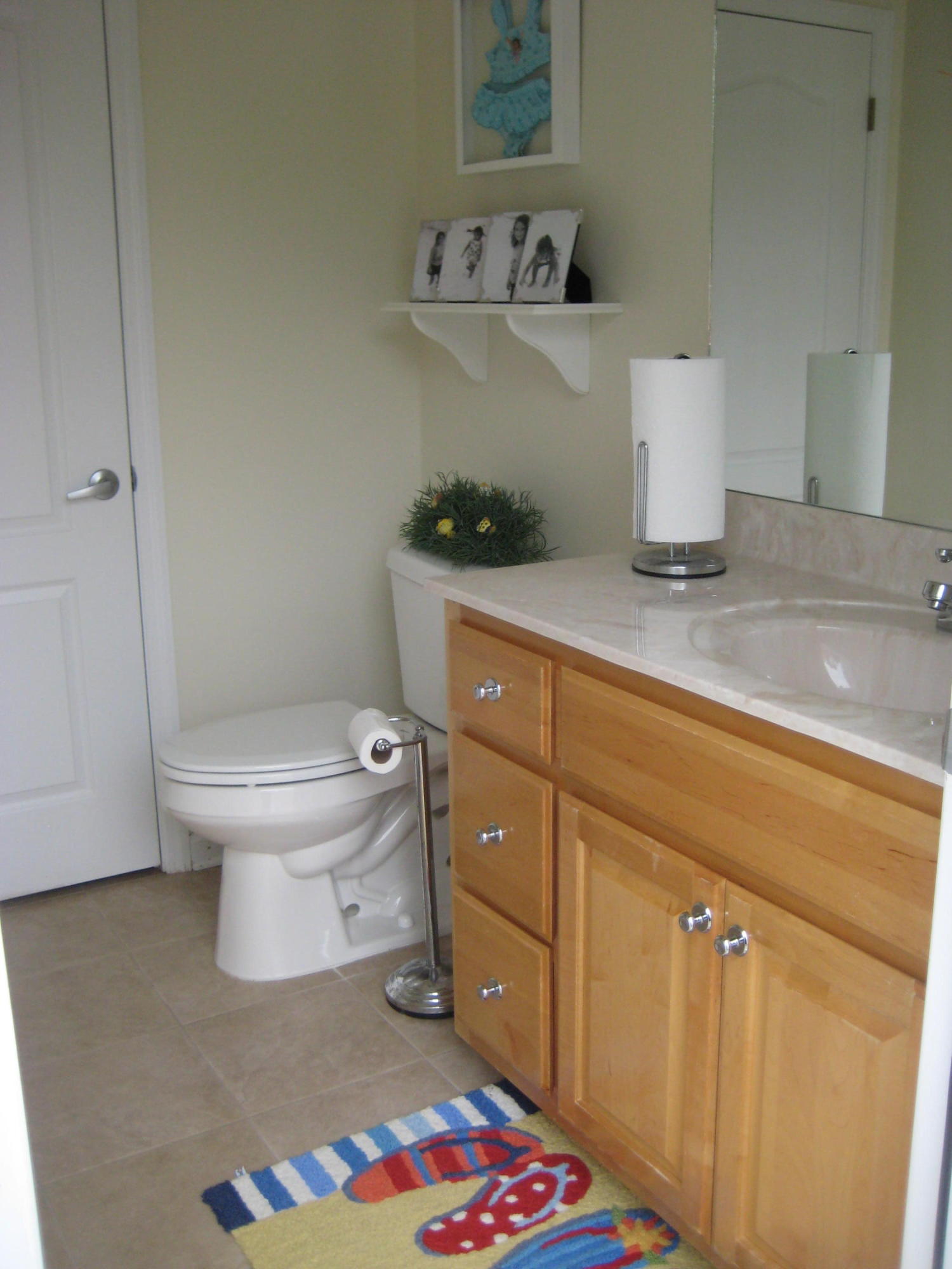 6024 Sand Hill Road Crestview, FL 32539 - Photo 13 of 43 a bathroom with a sink and a toilet