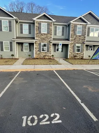 $1,650 | 1022 Peony Lane, Youngsville, NC 27596