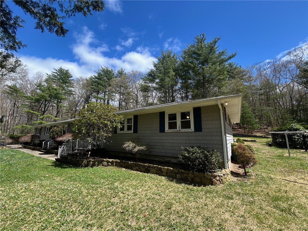 4104 Flat River Road Coventry, RI 02827 - Photo 6 of 48