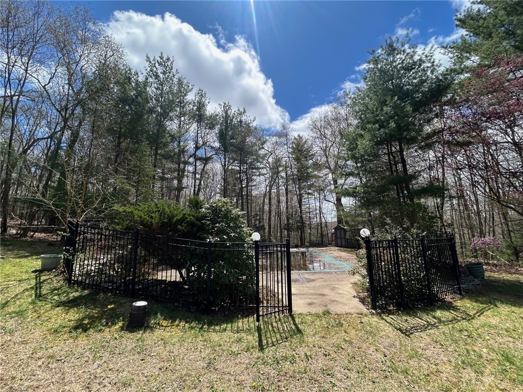 4104 Flat River Road Coventry, RI 02827 - Photo 7 of 48