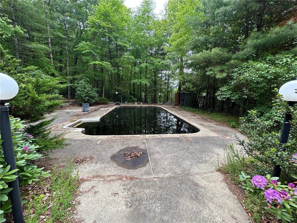 4104 Flat River Road Coventry, RI 02827 - Photo 8 of 48