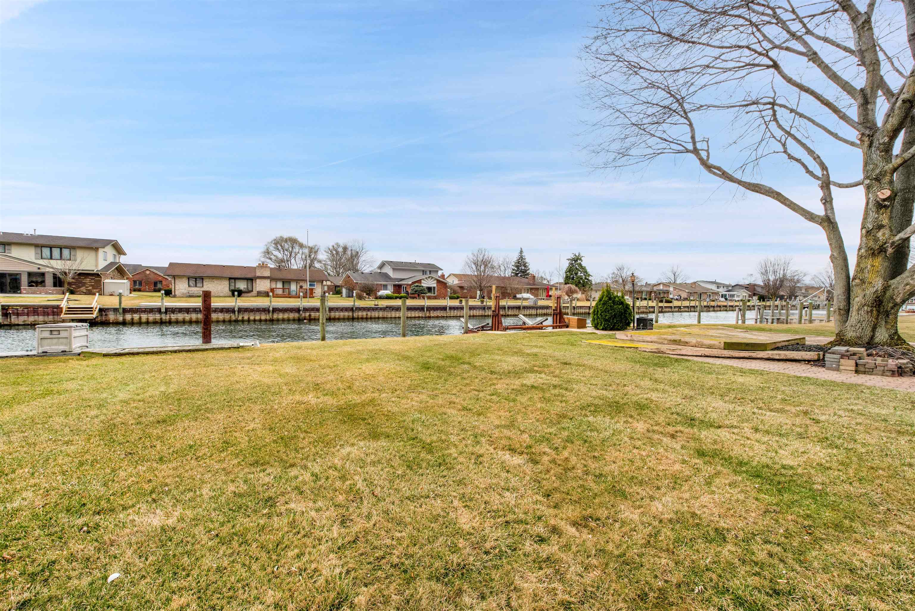 7275 Riverside Drive Algonac, MI 48001 - Photo 23 of 38 50169444-a09852ff-90fe-49b7-9305-f2e6d78d11b1.JPG