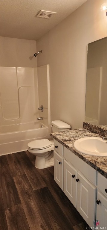 116 Suwannee Way, Unit 266 Jefferson, GA 30549 - Photo 23 of 26 Hall Bath