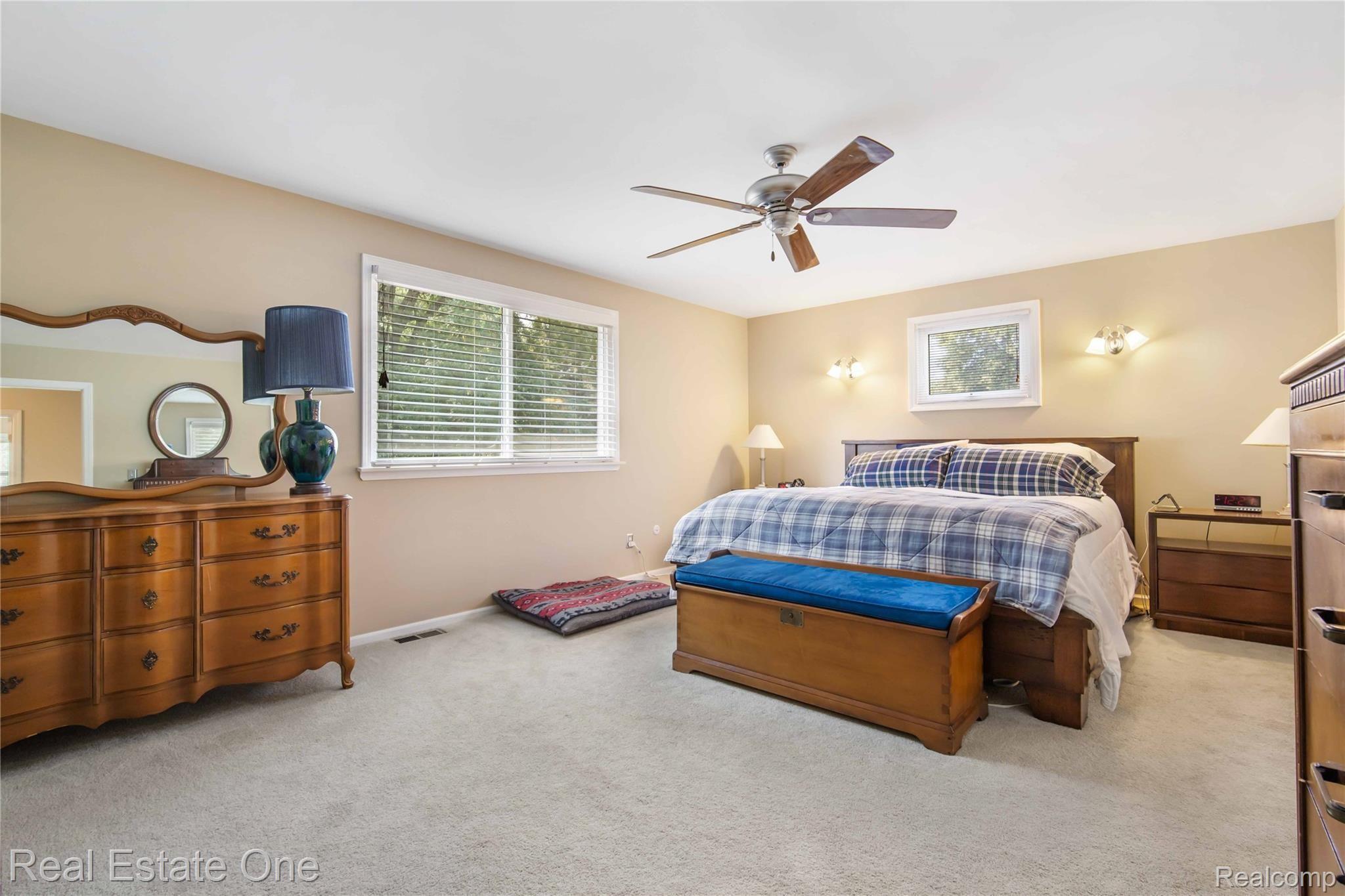2738 New England Drive Rochester, MI 48309 - Photo 21 of 43 IMG_0900.JPG