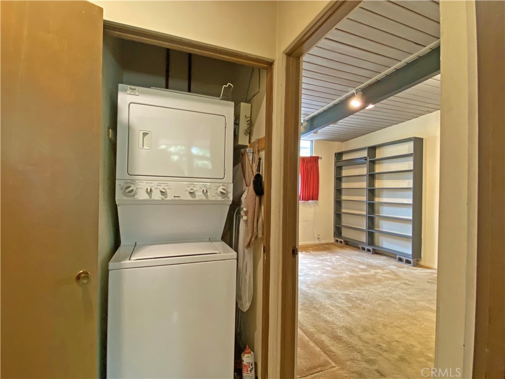 1543 Bates Place Claremont, CA 91711 - Photo 28 of 46 a utility room with dryer and washer