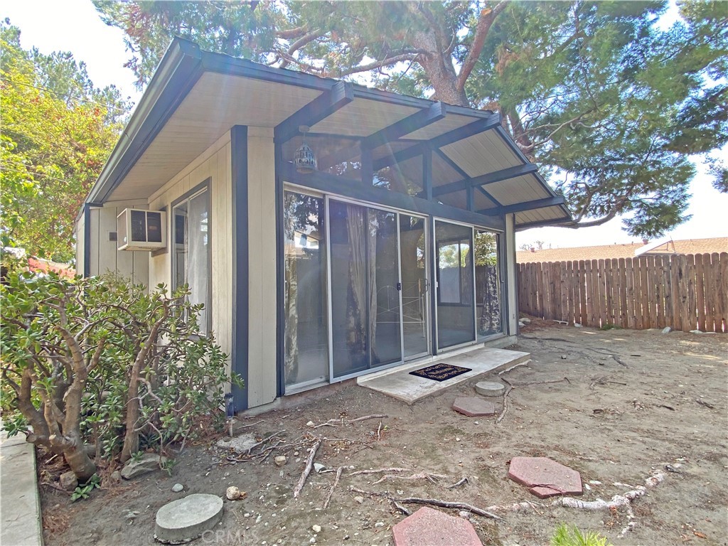1543 Bates Place Claremont, CA 91711 - Photo 30 of 46 a backyard of a house