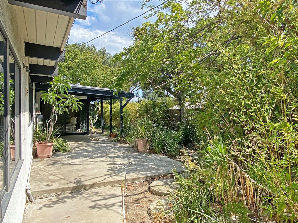 1543 Bates Place Claremont, CA 91711 - Photo 43 of 46 a view of a outdoor space and a street view