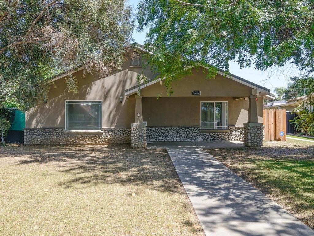 5742 Magnolia Avenue Riverside, CA 92506 - Photo 24 of 25