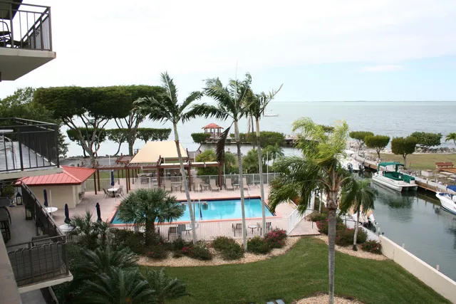 $825,000 | 104500 Overseas Highway, Unit 302, Key Largo, FL 33037