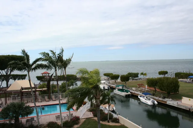 $825,000 | 104500 Overseas Highway, Unit 302, Key Largo, FL 33037