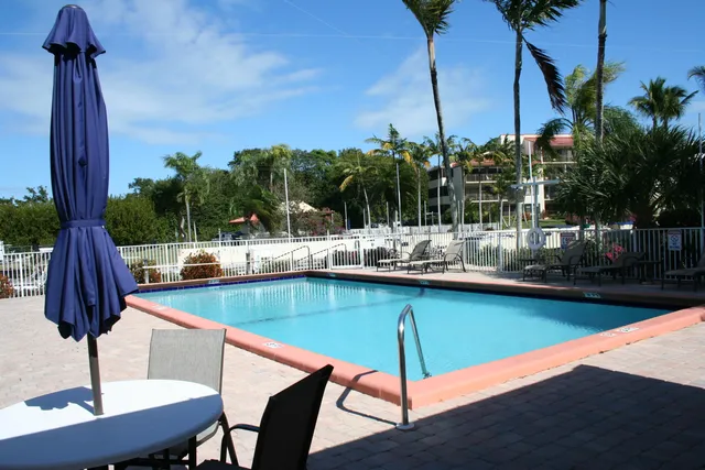 $825,000 | 104500 Overseas Highway, Unit 302, Key Largo, FL 33037
