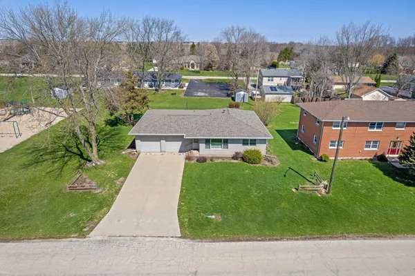 $299,990 | 356 East Ann Street, Somonauk, IL 60552