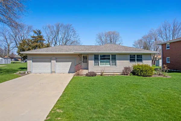 $299,990 | 356 East Ann Street, Somonauk, IL 60552