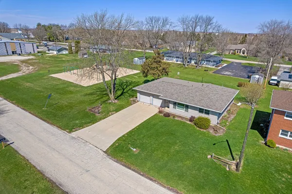 $299,990 | 356 East Ann Street, Somonauk, IL 60552