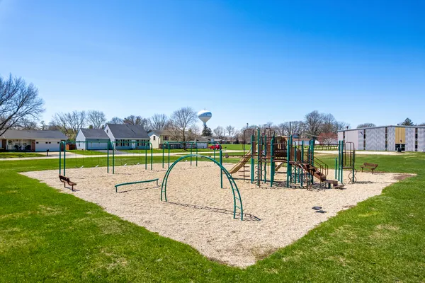 $299,990 | 356 East Ann Street, Somonauk, IL 60552