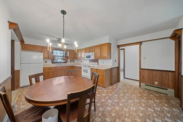 $299,990 | 356 East Ann Street, Somonauk, IL 60552