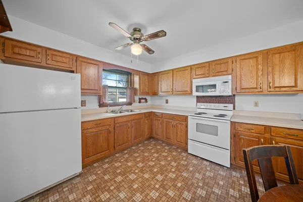 $299,990 | 356 East Ann Street, Somonauk, IL 60552