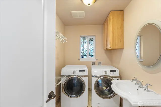 a view of house with backyard and garden