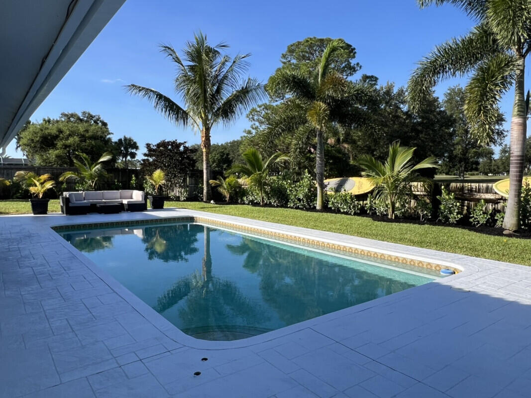 Pool1jpg
