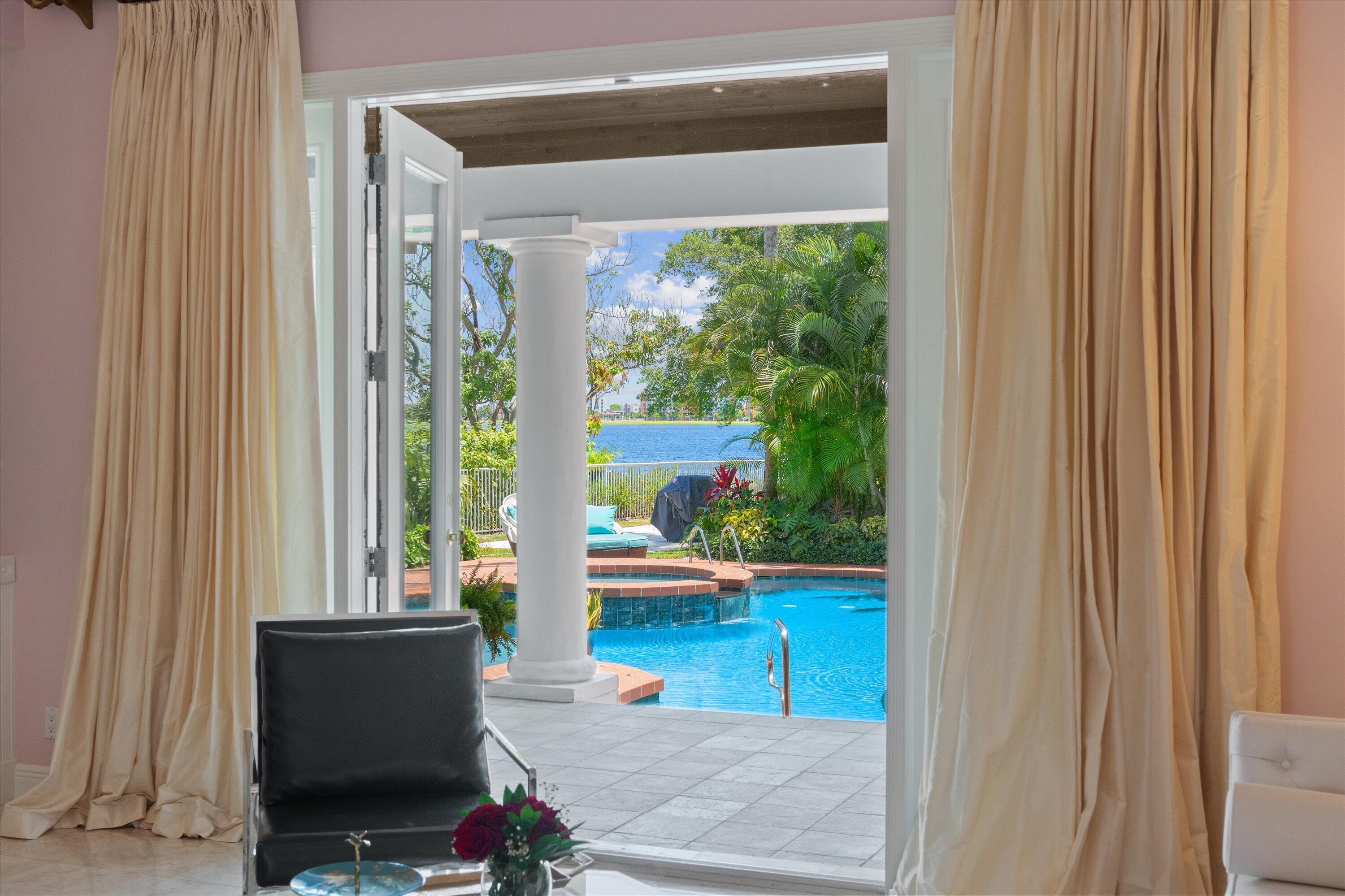 2 Firestone Circle West Palm Beach, FL 33401 - Photo 18 of 48 Living Room View