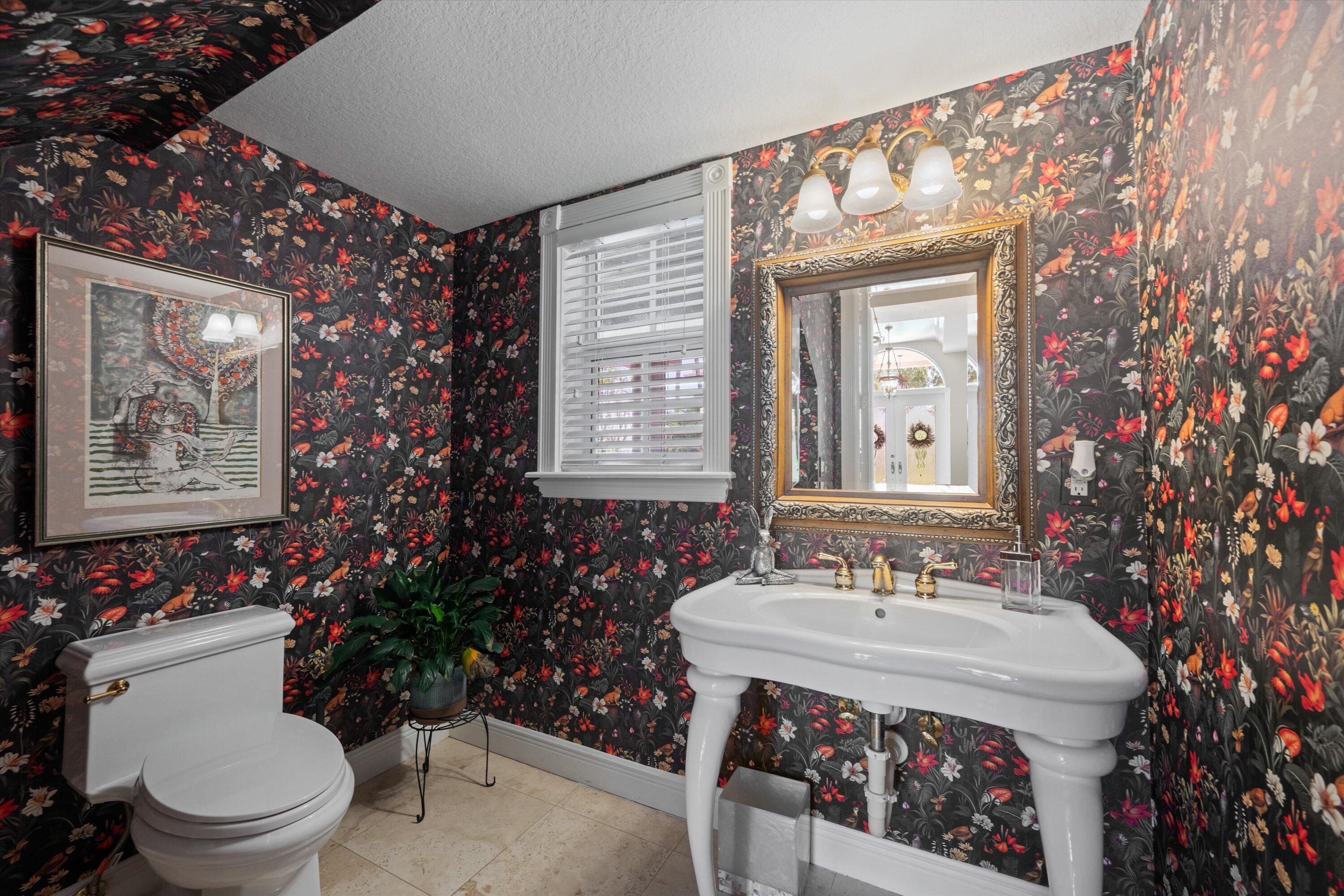 2 Firestone Circle West Palm Beach, FL 33401 - Photo 8 of 48 Powder Room