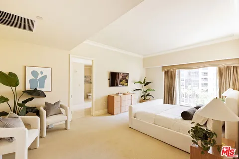 $1,949,000 | 10727 Wilshire Boulevard, Unit 501, Los Angeles, CA 90024