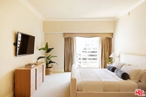 $1,949,000 | 10727 Wilshire Boulevard, Unit 501, Los Angeles, CA 90024