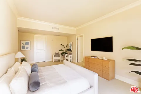 $1,949,000 | 10727 Wilshire Boulevard, Unit 501, Los Angeles, CA 90024