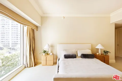 $1,949,000 | 10727 Wilshire Boulevard, Unit 501, Los Angeles, CA 90024