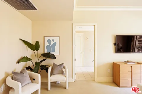 $1,949,000 | 10727 Wilshire Boulevard, Unit 501, Los Angeles, CA 90024