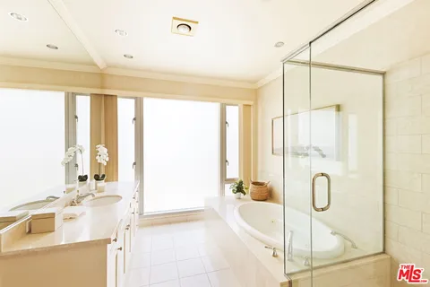 $1,949,000 | 10727 Wilshire Boulevard, Unit 501, Los Angeles, CA 90024