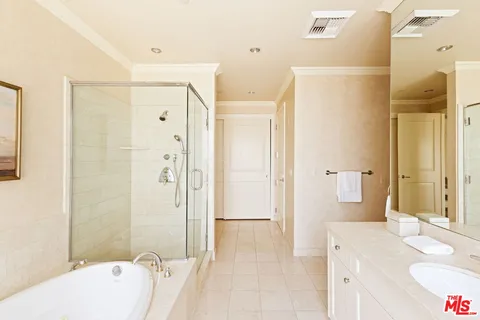 $1,949,000 | 10727 Wilshire Boulevard, Unit 501, Los Angeles, CA 90024