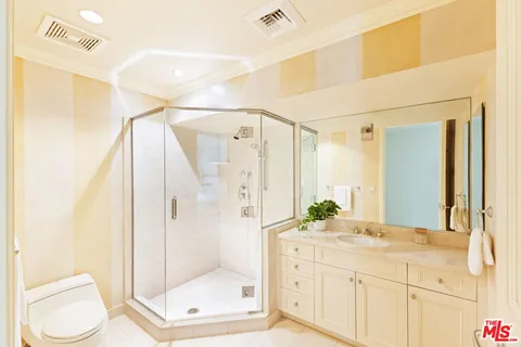 $1,949,000 | 10727 Wilshire Boulevard, Unit 501, Los Angeles, CA 90024