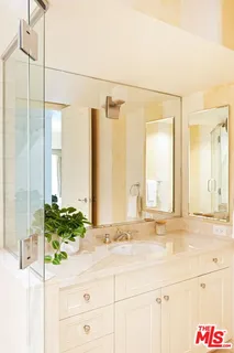 $1,949,000 | 10727 Wilshire Boulevard, Unit 501, Los Angeles, CA 90024