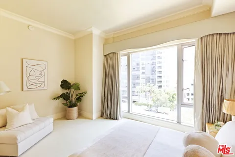 $1,949,000 | 10727 Wilshire Boulevard, Unit 501, Los Angeles, CA 90024