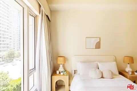 $1,949,000 | 10727 Wilshire Boulevard, Unit 501, Los Angeles, CA 90024