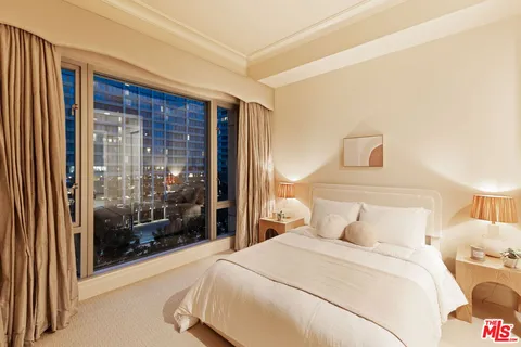 $1,949,000 | 10727 Wilshire Boulevard, Unit 501, Los Angeles, CA 90024