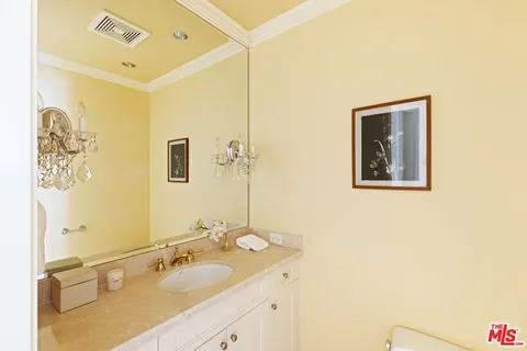 $1,949,000 | 10727 Wilshire Boulevard, Unit 501, Los Angeles, CA 90024