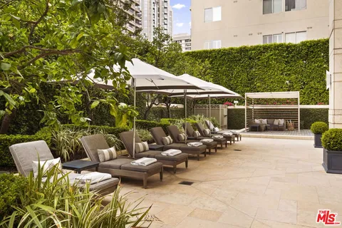 $1,949,000 | 10727 Wilshire Boulevard, Unit 501, Los Angeles, CA 90024
