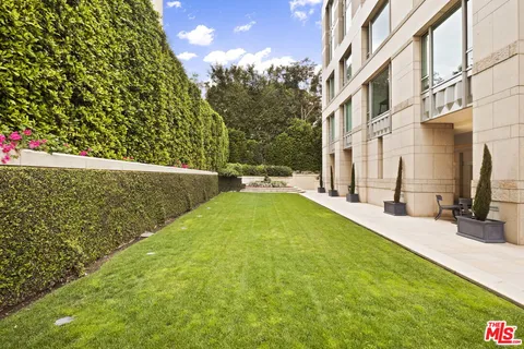 $1,949,000 | 10727 Wilshire Boulevard, Unit 501, Los Angeles, CA 90024