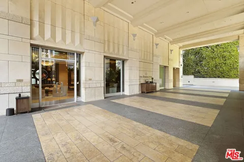 $1,949,000 | 10727 Wilshire Boulevard, Unit 501, Los Angeles, CA 90024