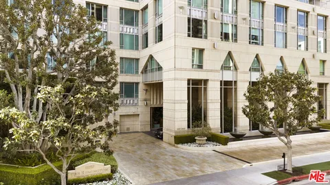 $1,949,000 | 10727 Wilshire Boulevard, Unit 501, Los Angeles, CA 90024