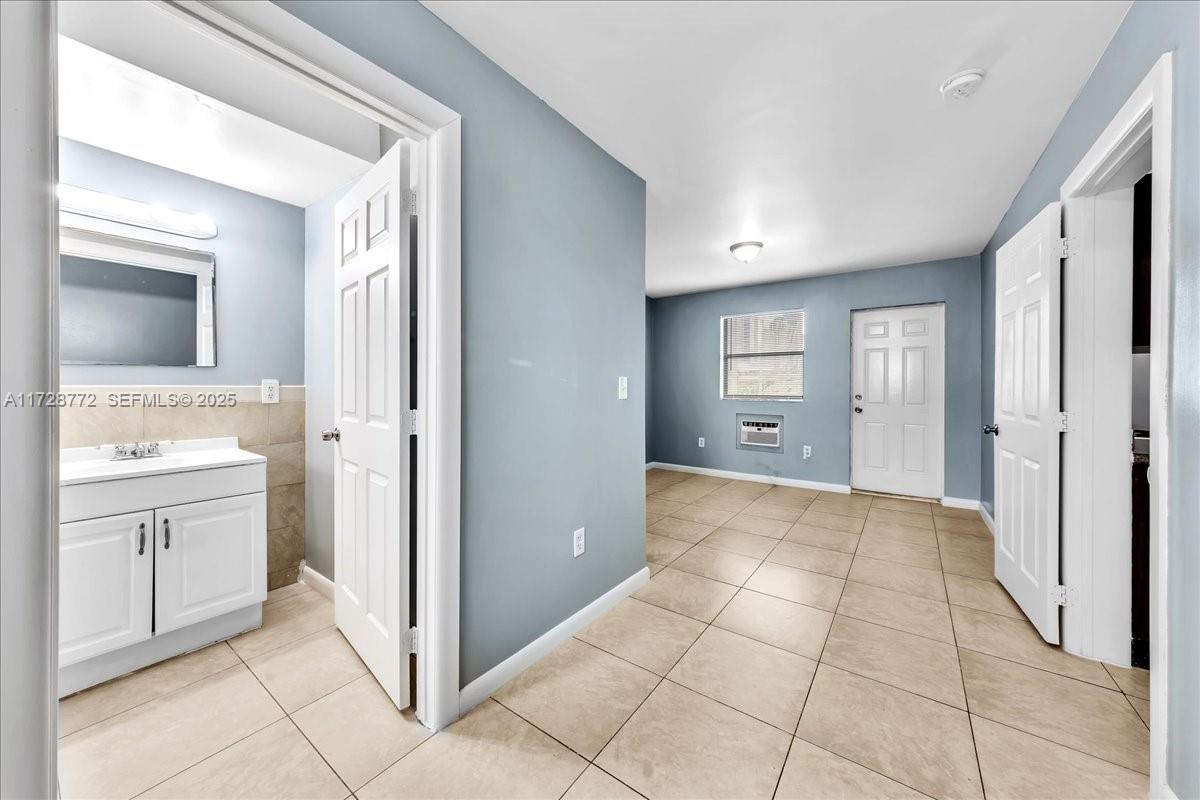 365 Northwest 8th Street, Unit 211 Miami, FL 33136 - Photo 3 of 29