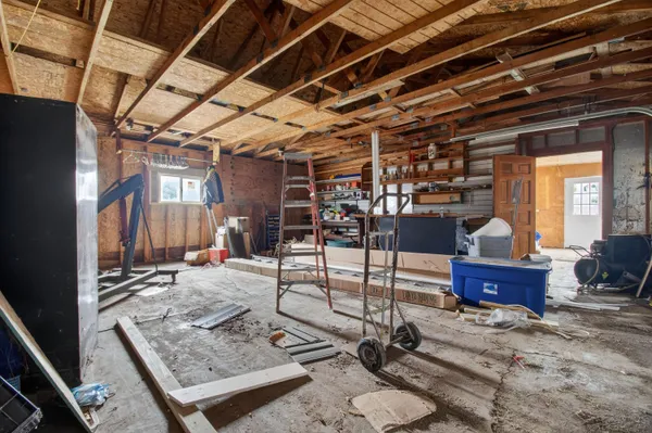 $285,000 | 10191 Wood Road, North Adams, MI 49262