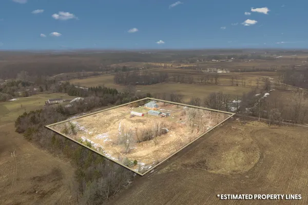 $285,000 | 10191 Wood Road, North Adams, MI 49262