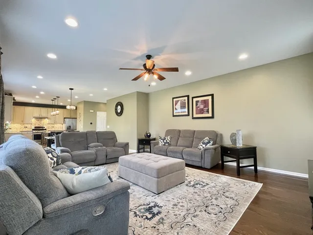 $449,000 | 1055 Christine Lane, Antioch, IL 60002