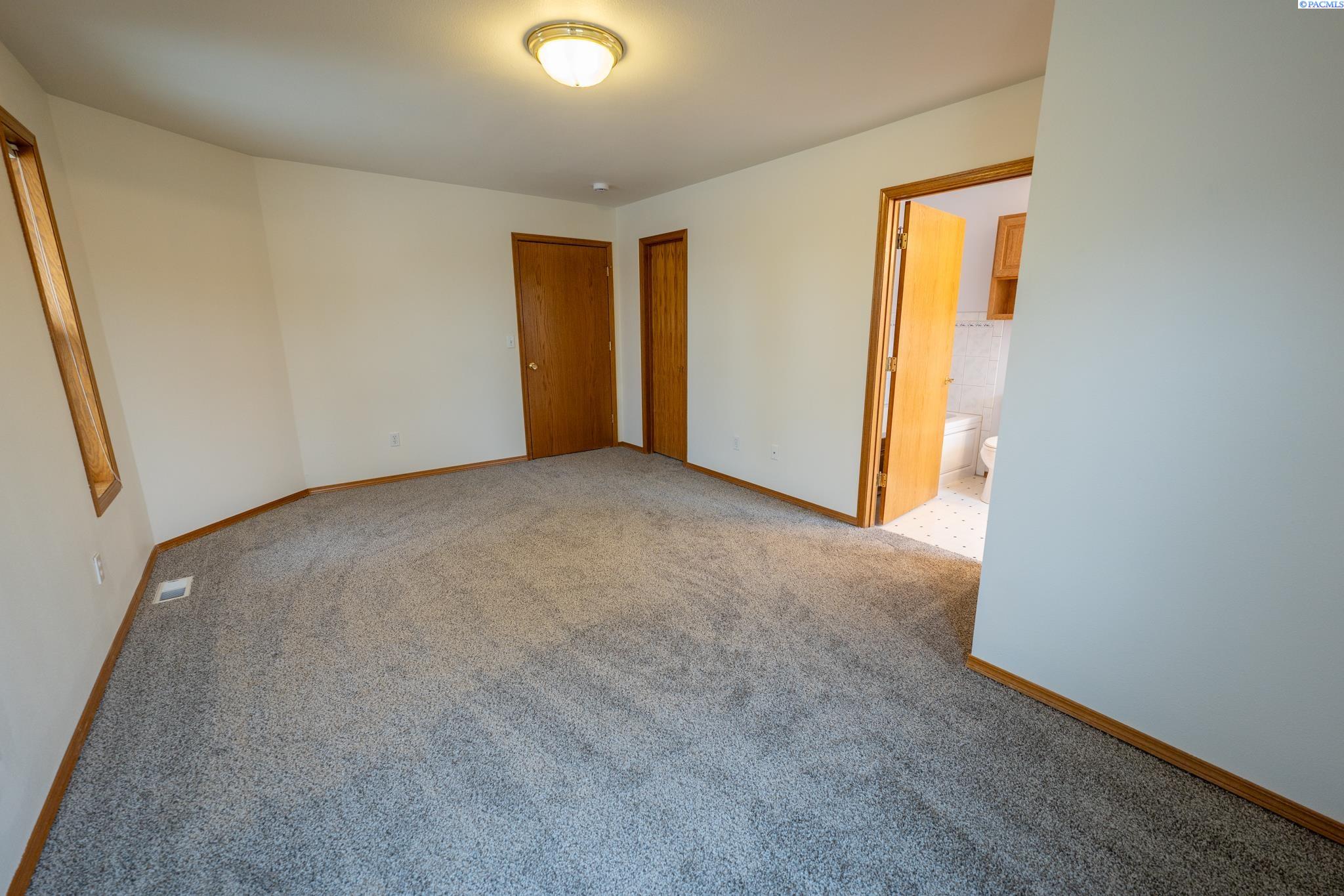 1394 Lombard Loop Road Wapato, WA 98951 - Photo 13 of 23 Gallery Image 13